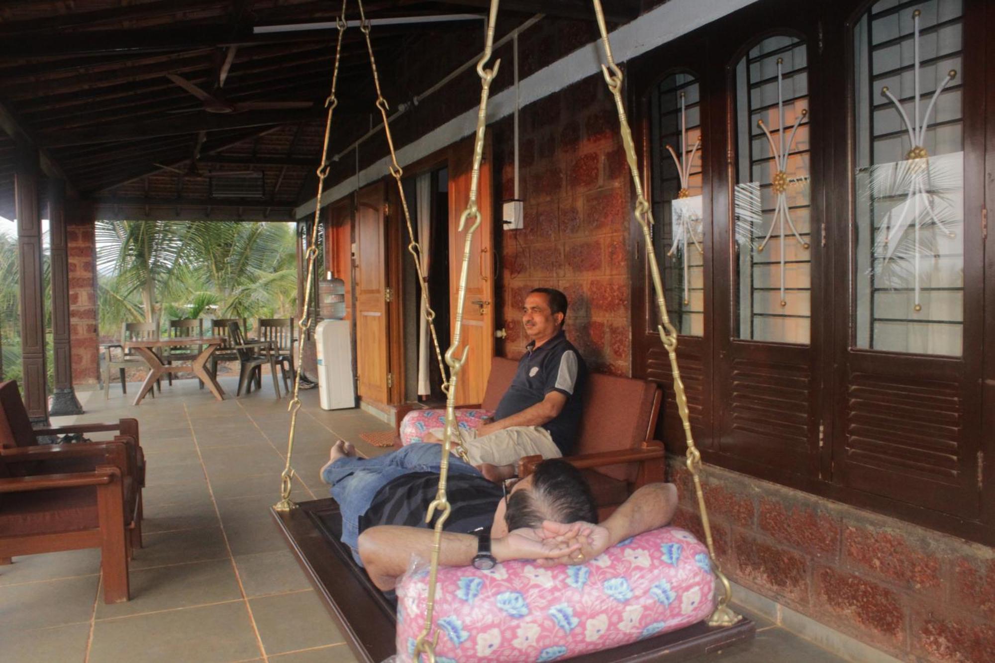Beachfront Villas Ganpatipule Room photo