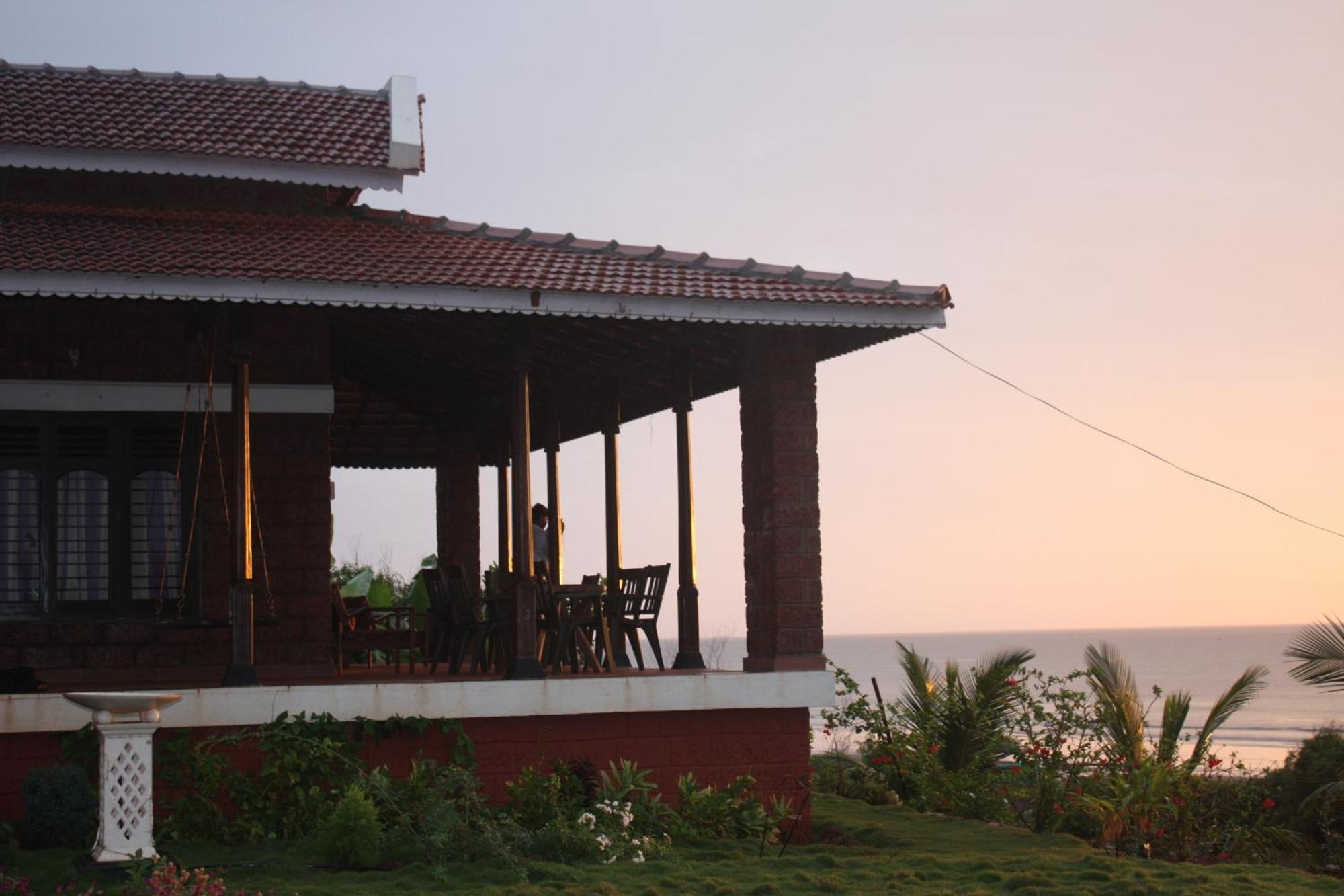 Beachfront Villas Ganpatipule Room photo