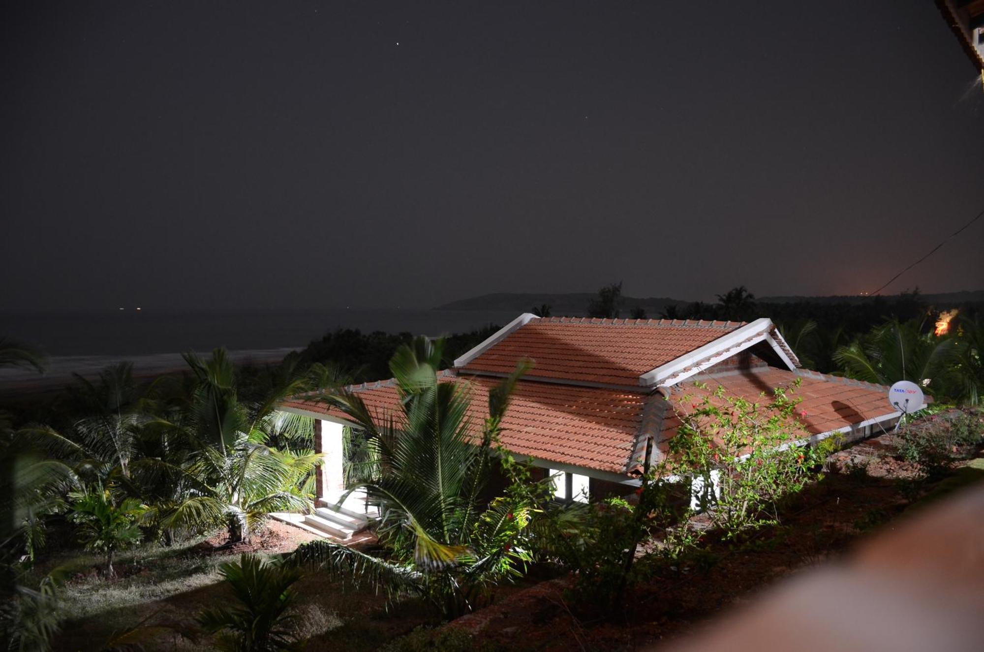 Beachfront Villas Ganpatipule Room photo